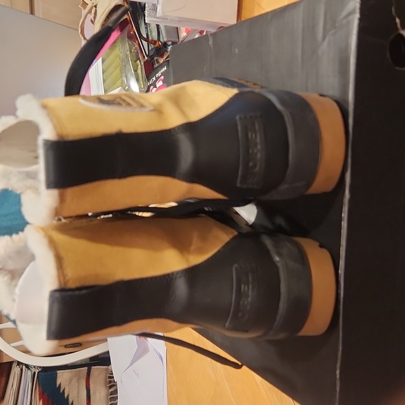 Sorel Ladies waterproof Insolated Boots - Picture 2 of 6